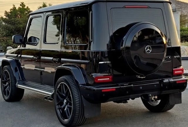 Black Mercedes Benz AMG G63 2019